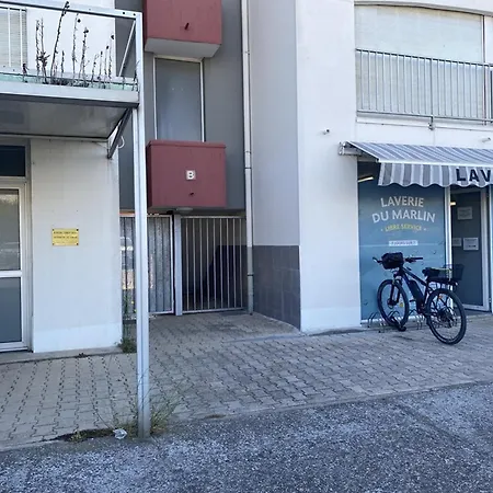 Traversant Avec Varanda - 2 Pers. - Fr-1-874-96 * Le Grau-du-Roi